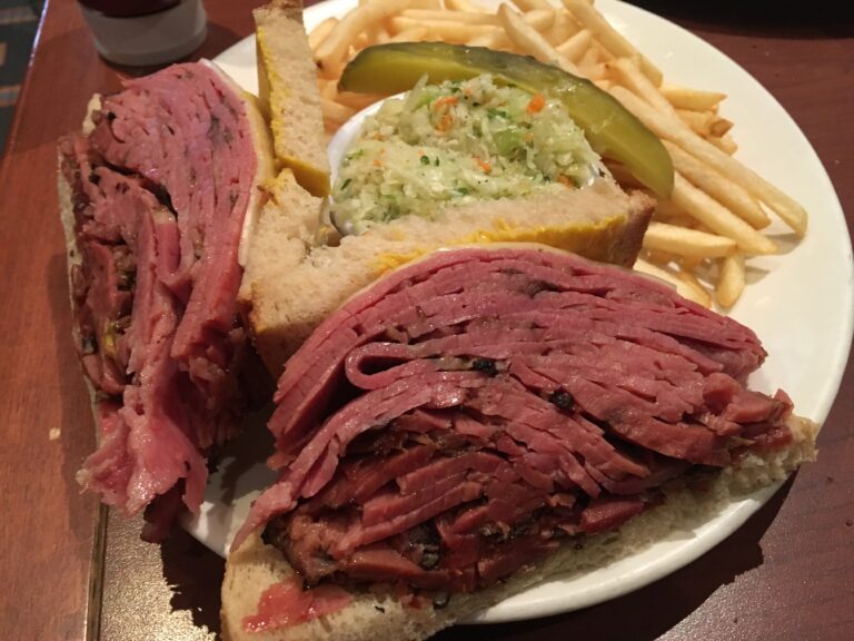 beef, brisket, corned beef, Canada, food, food porn, Montreal, Montreal Smoked Meat, Quebec, Reuben's Deli, sandwiches