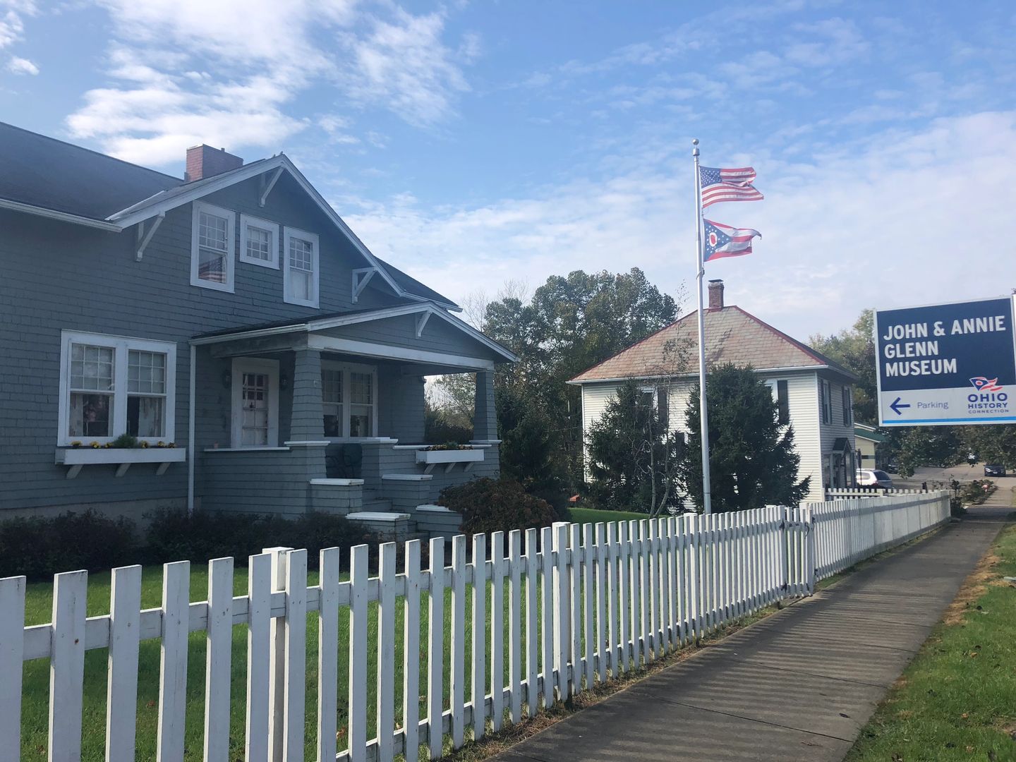 You are currently viewing John Glenn’s birthplace (+killer hot wings!) on The National Road