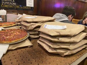 Read more about the article 21 reasons why South Shore bar pizza is America’s most delicious (and most eccentric) pizza tradition